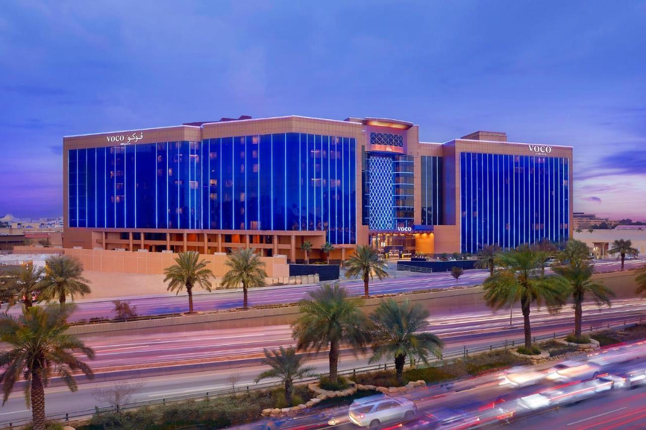 Voco - Riyadh, An Ihg Hotel - فندق فوكو الرياض, احدى فنادق مجموعة إنتركونتيننتال Εξωτερικό φωτογραφία The hotel at night